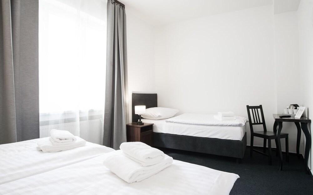 7Days B&B Bratislava Esterno foto